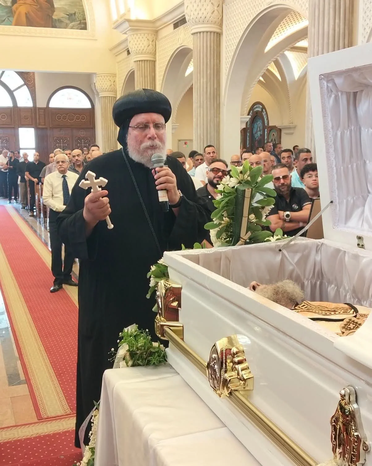 نياحة القس يوحنا جرجس كاهن كنيسة العذراء بالعباسية الشرقية بعد 49 عامًا من الخدمة